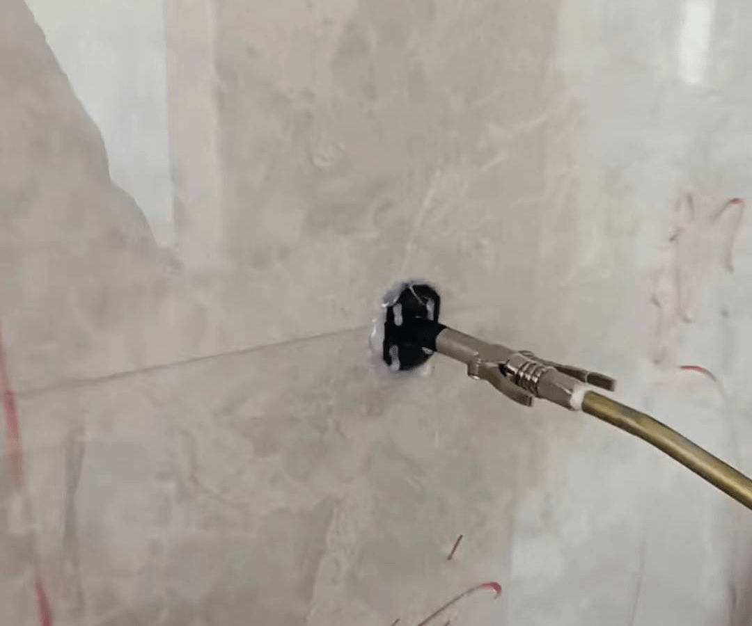 墙面空鼓注浆修补视频(空鼓墙面如何注入灌浆料)